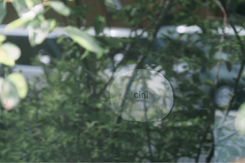 ciniロゴ看板